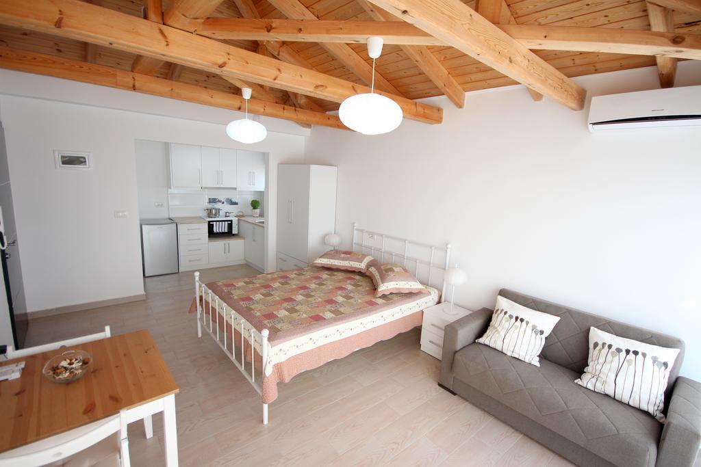 Nefeli Apartments Sarandë Exteriör bild