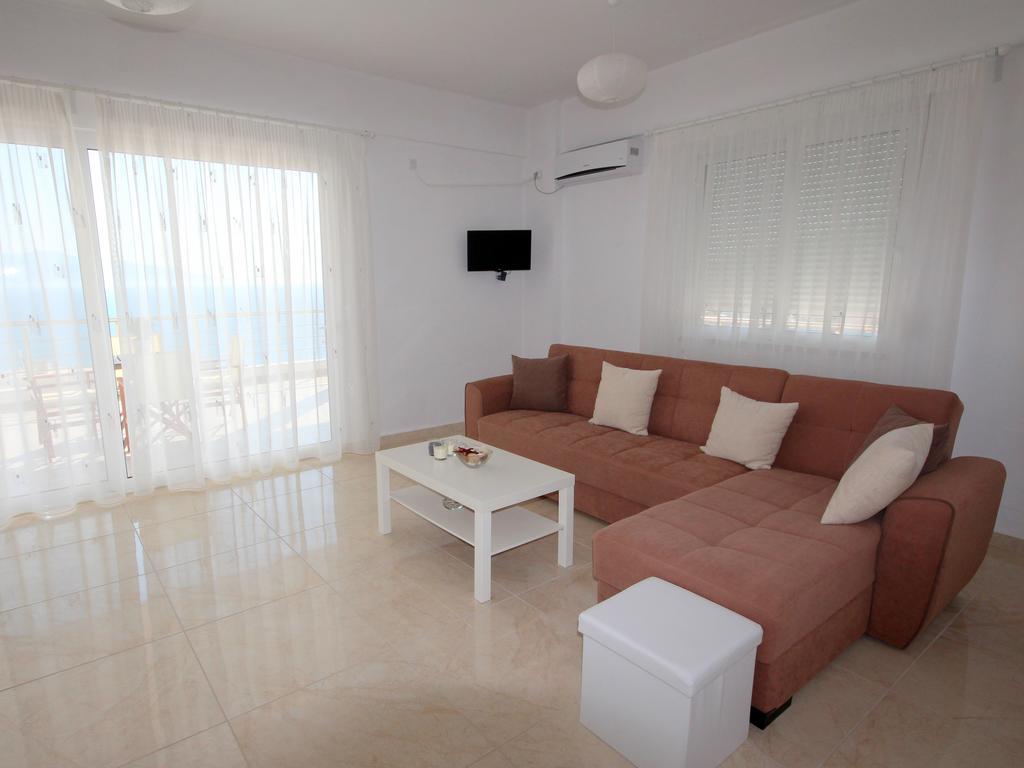 Nefeli Apartments Sarandë Exteriör bild