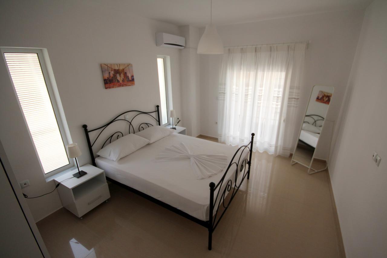 Nefeli Apartments Sarandë Exteriör bild