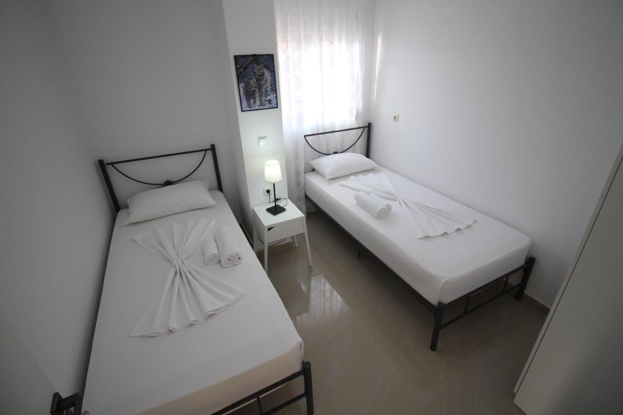 Nefeli Apartments Sarandë Exteriör bild